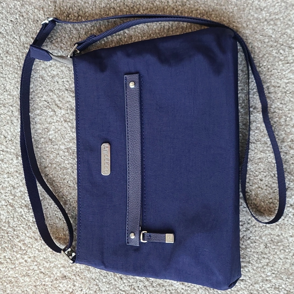 NWOT Baggallini crossbody bag